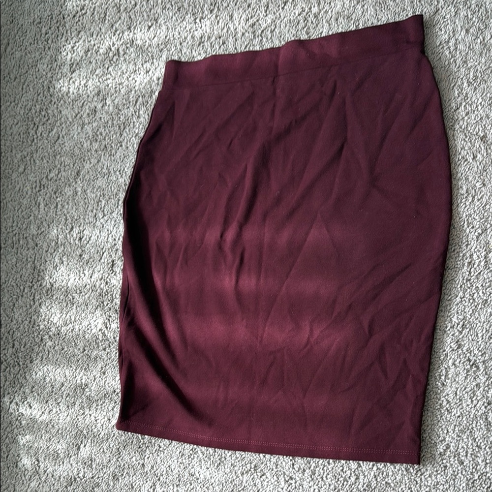 Elegant Burgundy Pencil Skirt